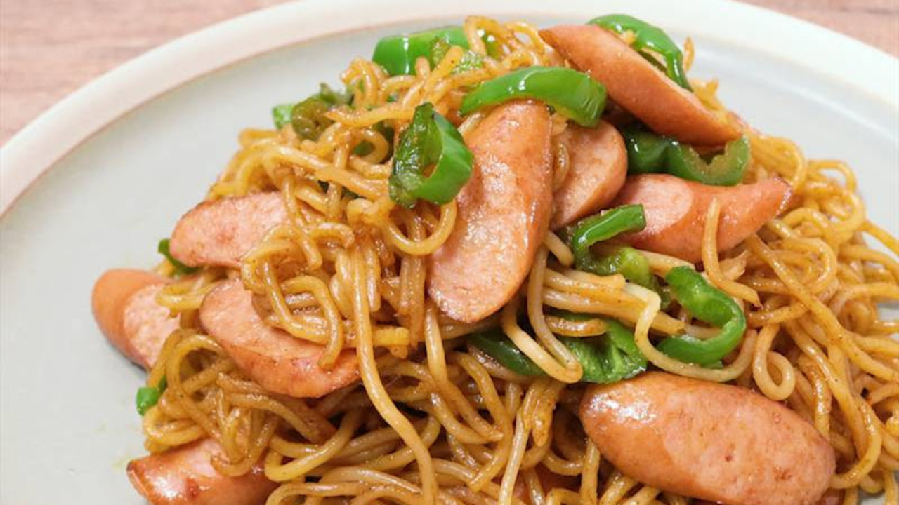 「焼きそば、作り方をちょっと変えるだけ」お昼や夜食にぴったりなレシピ5選