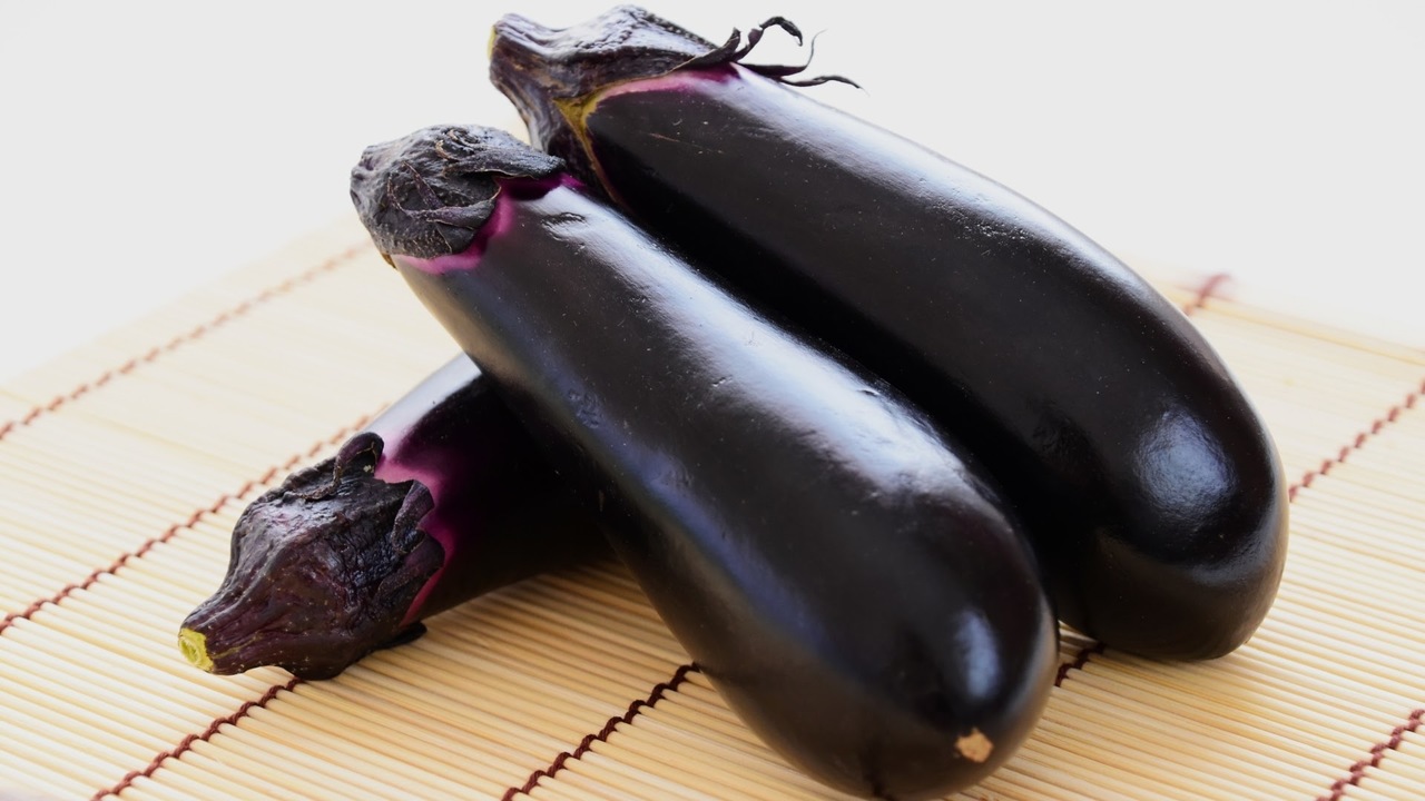 “ナス”の皮が茶色い!食べるのはNG…?意外な原因に「はやく知りたかった!」
