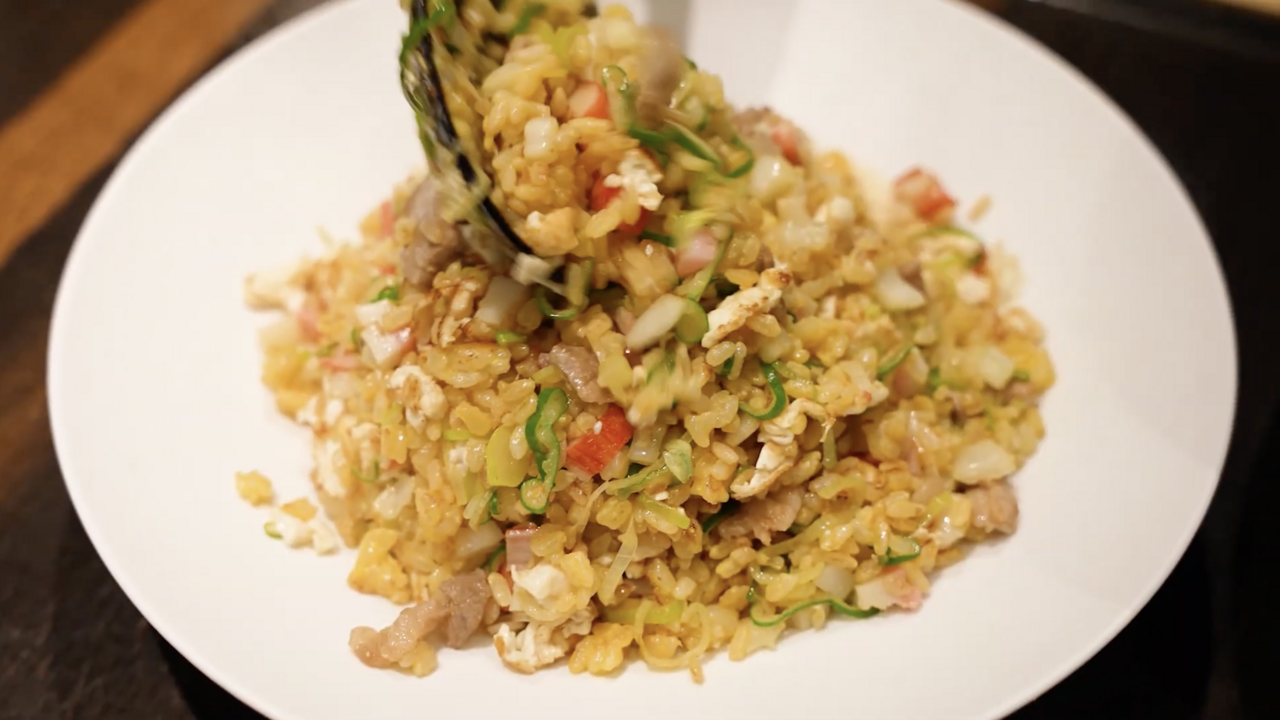 自宅で"完璧なパラパラ炒飯"を作るには？料理人の裏技に「本当に自分が作ったの？！と疑うレベル」