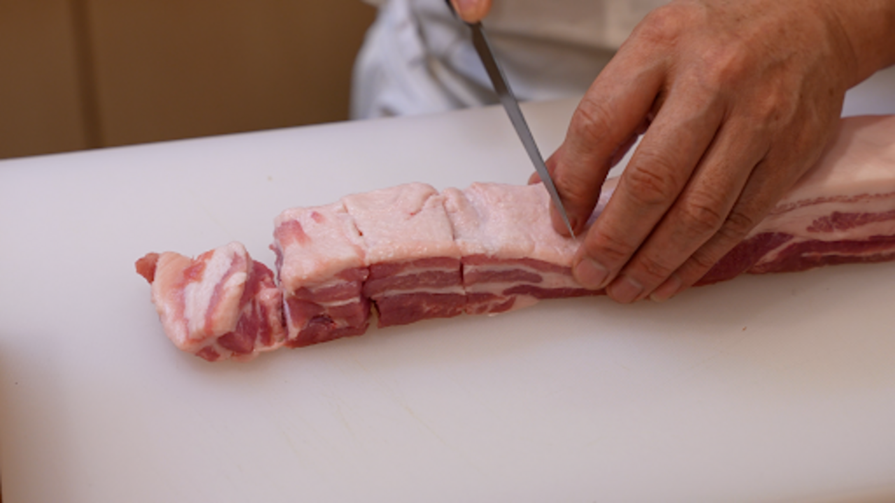 美味しい角煮は「切り方」で決まる。和食のプロの術に称賛「こういう事の積み重ね」