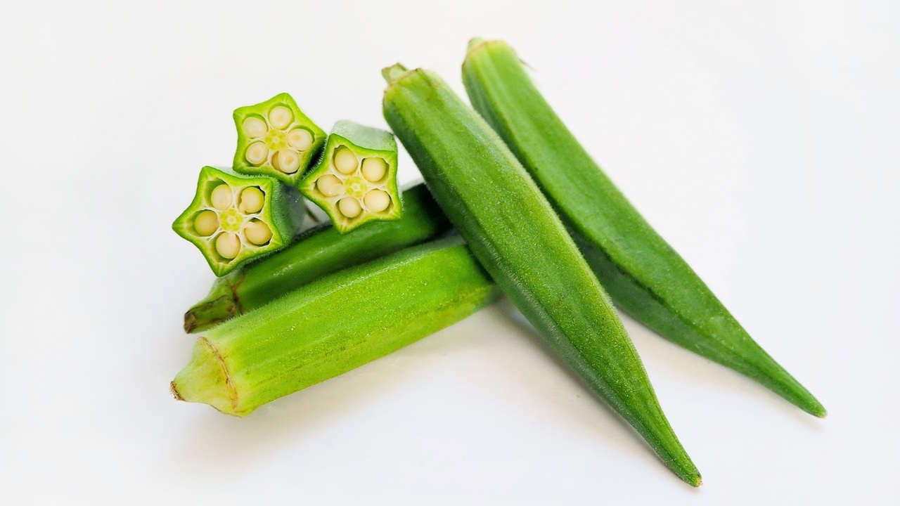 “オクラ”は生で食べていいの？加熱しなきゃダメ？意外と知らない正解に「初めて知った！」