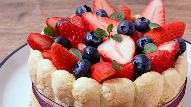 フランスのスイーツ「シャルロット」とは？由来や特徴について解説