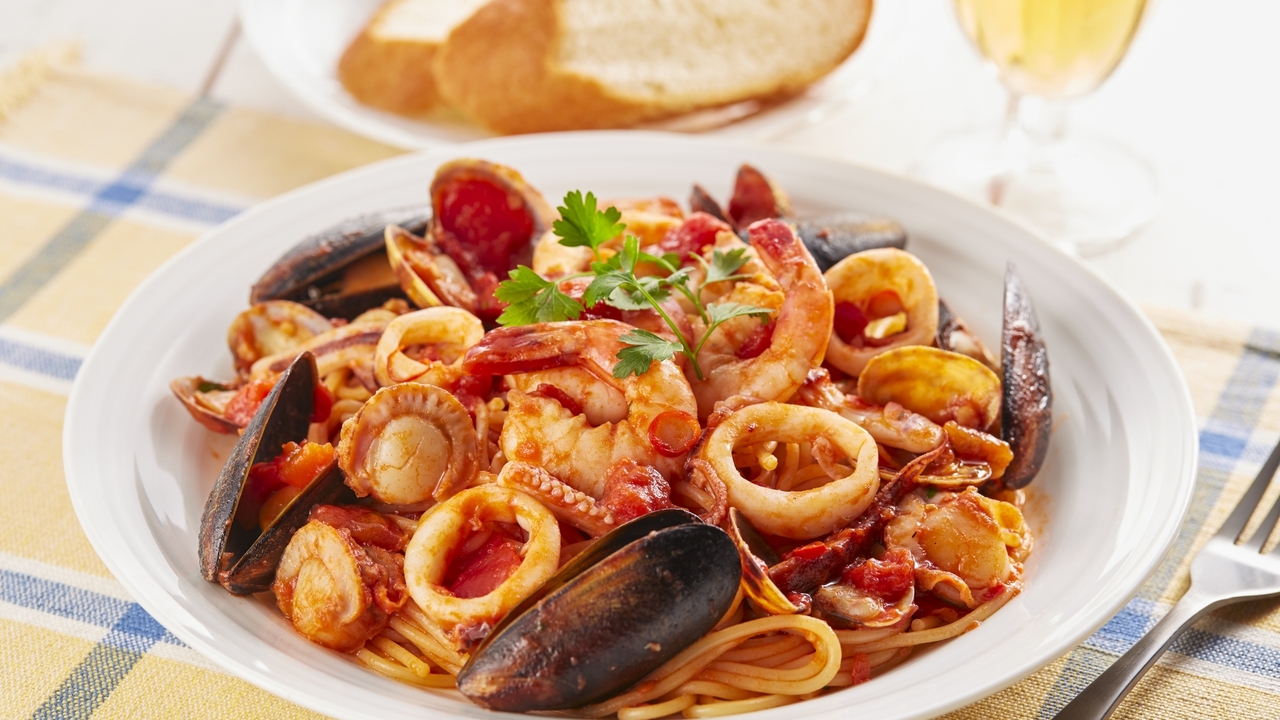 魚介パスタ「ペスカトーレ」とは？由来やアラビアータの違い、レシピをご紹介！