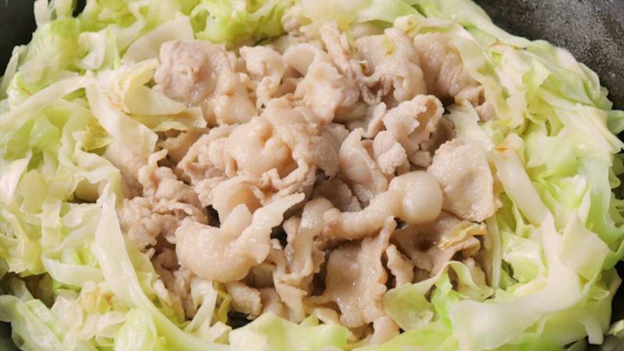 「買い物に行かない日はコレ作って」食材2つで大満足“即戦力おかず”3選