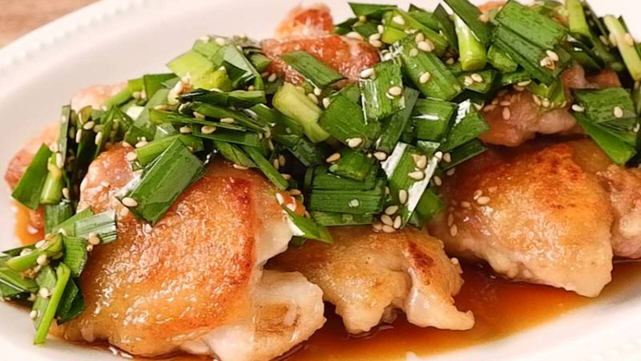 「じゅわっとジューシー！」フライパンひとつで作る“鶏もも”レシピ5選