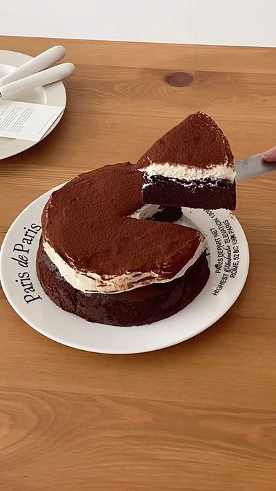 贅沢な組み合わせのティラミスガトー