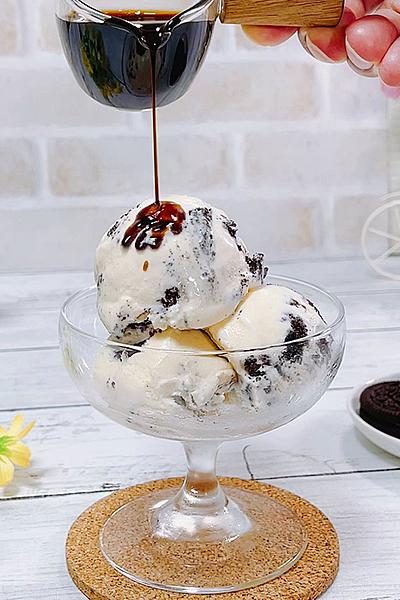 【材料3つで】濃厚なオレオチーズアイスクリーム 