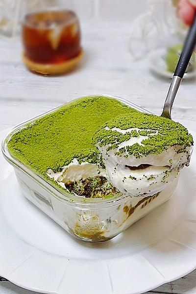 簡単！混ぜて冷やすだけのロータス抹茶ティラミス