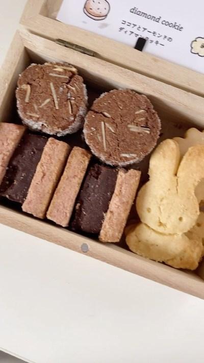 ストロベリー生チョコサンドクッキー