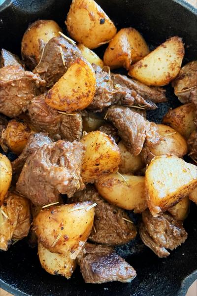 鉄フライパン 高タンパク質　牛肉　じゃがいもグリル