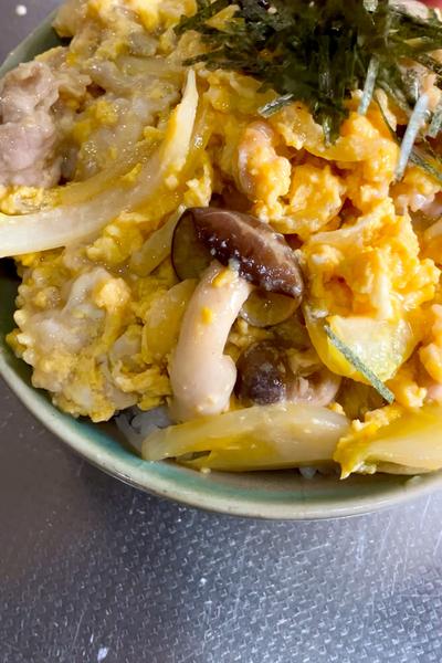 【5分で完成⁉︎究極の卵とろとろ他人丼】