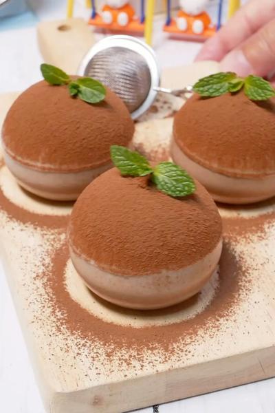 製氷皿で作る「まんまる濃厚チョコプリン」が可愛い