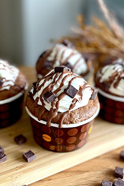 材料4つ！レンジで1分！チョコカップケーキ作り方！