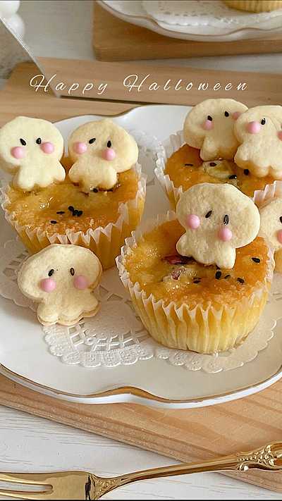 さつまいもマフィンとおばけちゃんクッキー