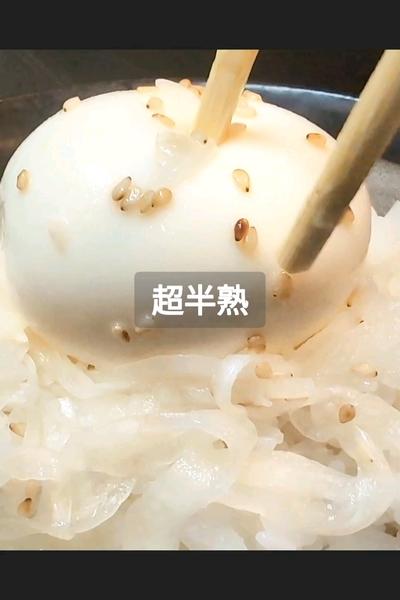 半熟卵と新玉ねぎの漬けレシピ