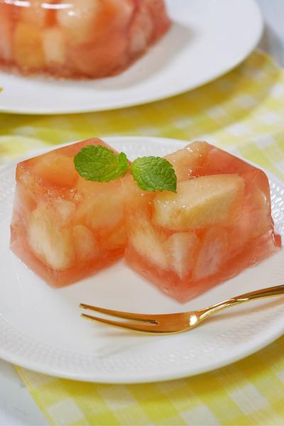 タッパーで作る桃ゼリー
