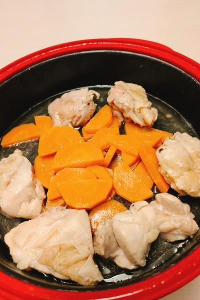 鶏もも肉とにんじんのグリル