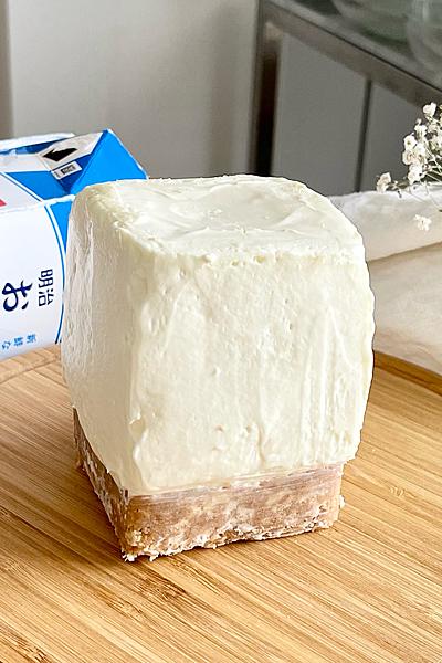 材料４つ！牛乳パックのままレアチーズケーキ作り方！