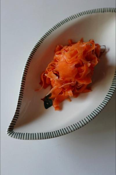 ヒラヒラにんじんソムタム🦭🥕
