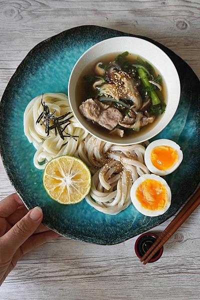 絶品！！春菊と椎茸の肉汁つけうどん