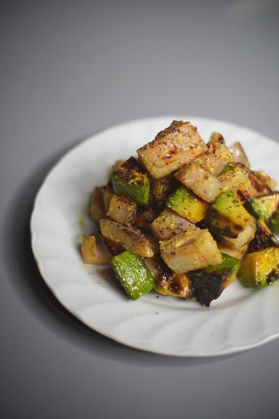 焼き蓮根とアボカドのターメリックマヨ和え