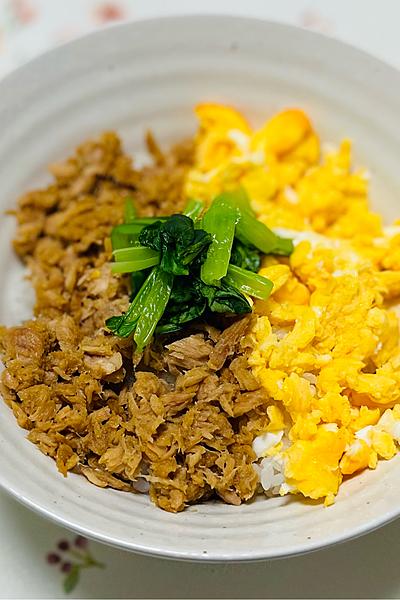 お手軽♪ツナそぼろ丼！