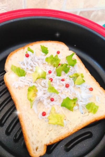 【簡単！しらすと春菊マヨのオープンサンド】