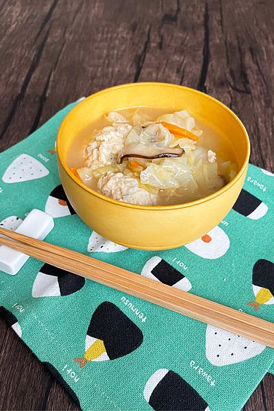 しらす鶏団子と野菜たっぷりの味噌汁＊