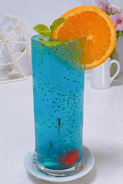バジルシードモクテル【ダイソーで揃うおうちカフェ】
