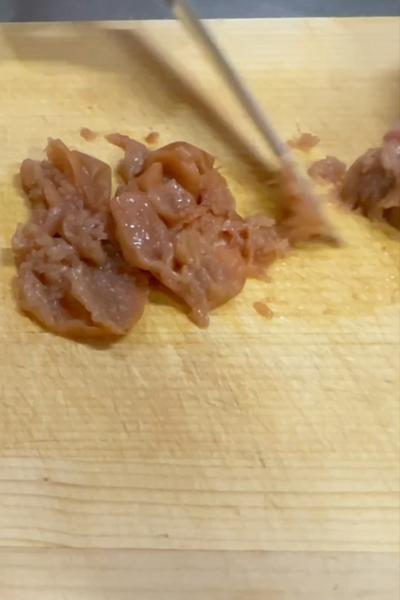 豚ロースと大葉と梅のロール揚げ。沖縄天ぷら風