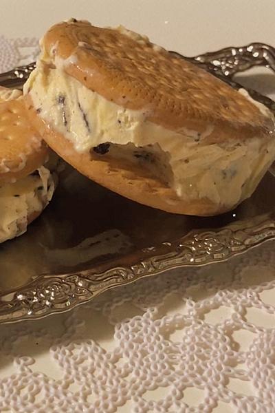 アイスサンドクッキー🍪🍨🤍