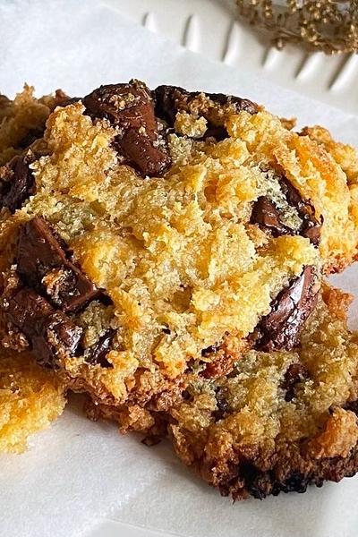 材料4つ！食パンでチョコチャンククッキー作り方！