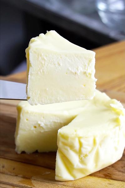 レンジで2分！材料4つで濃厚チーズケーキ作り方！