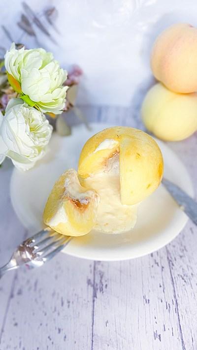 中からとろ〜り桃スイーツ
