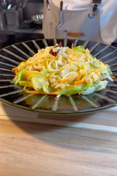 『余りもの野菜のペペロンチーノ&チーズ』