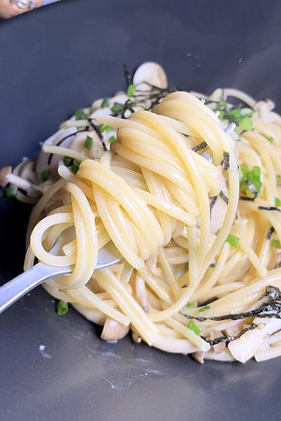 ホタテとしめじの麺つゆバターパスタ🍝