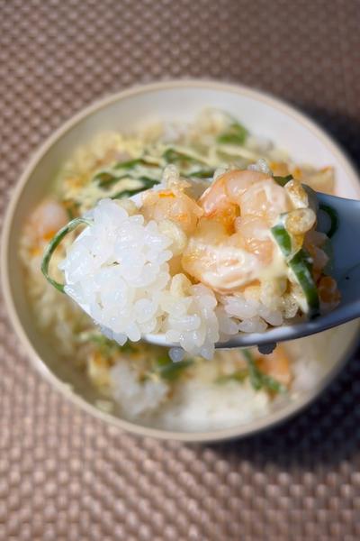 【ズボラ飯】天かすエビマヨ丼