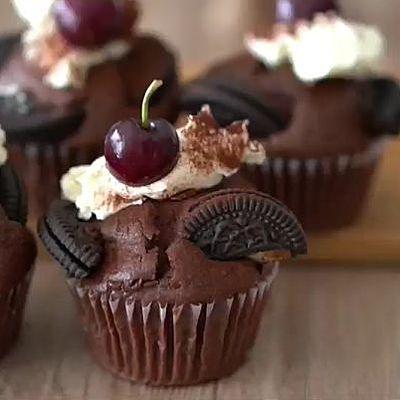 チョコレートマフィン、チーズトッピング