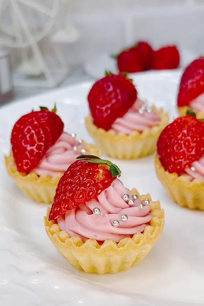 【優しい甘さ】簡単いちごのタルト