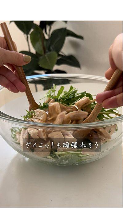 鶏ささみと水菜のごまだれサラダ