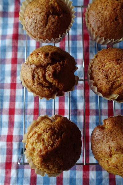 シンプルもっちりホケミのキャロットケーキ🦭🥕🥞