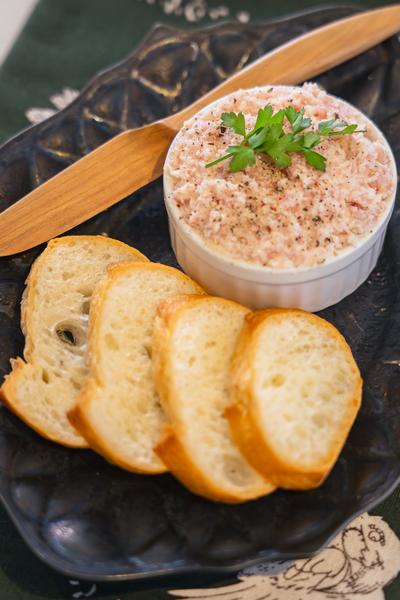 材料を入れて混ぜるだけ！生ハムのパテ