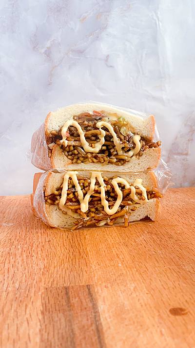 焼きそばサンド