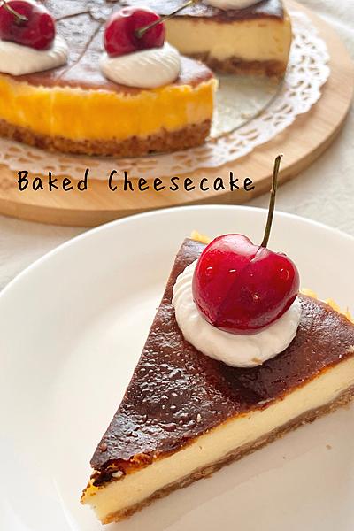 混ぜて焼くだけ！ベイクドチーズケーキ🧀
