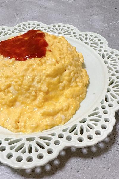牛乳入りでふわっとろ♪超簡単オムライス