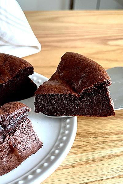 材料3つ！チョコなし！濃厚ガトーショコラ作り方！