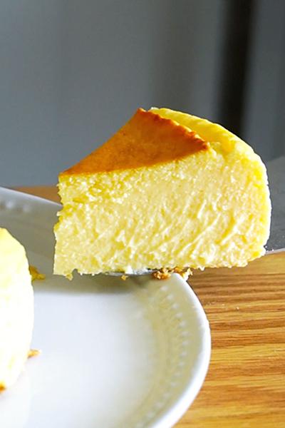材料4つ！濃厚バスクチーズケーキ作り方！