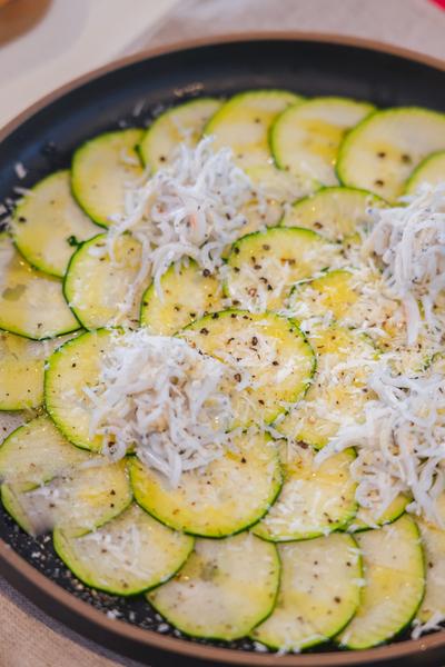 しらすとズッキーニのカルパッチョ