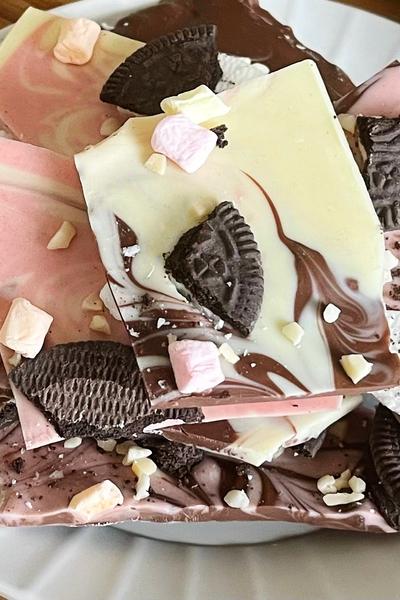 溶かし固めるだけ！チョコレートバーク作り方！