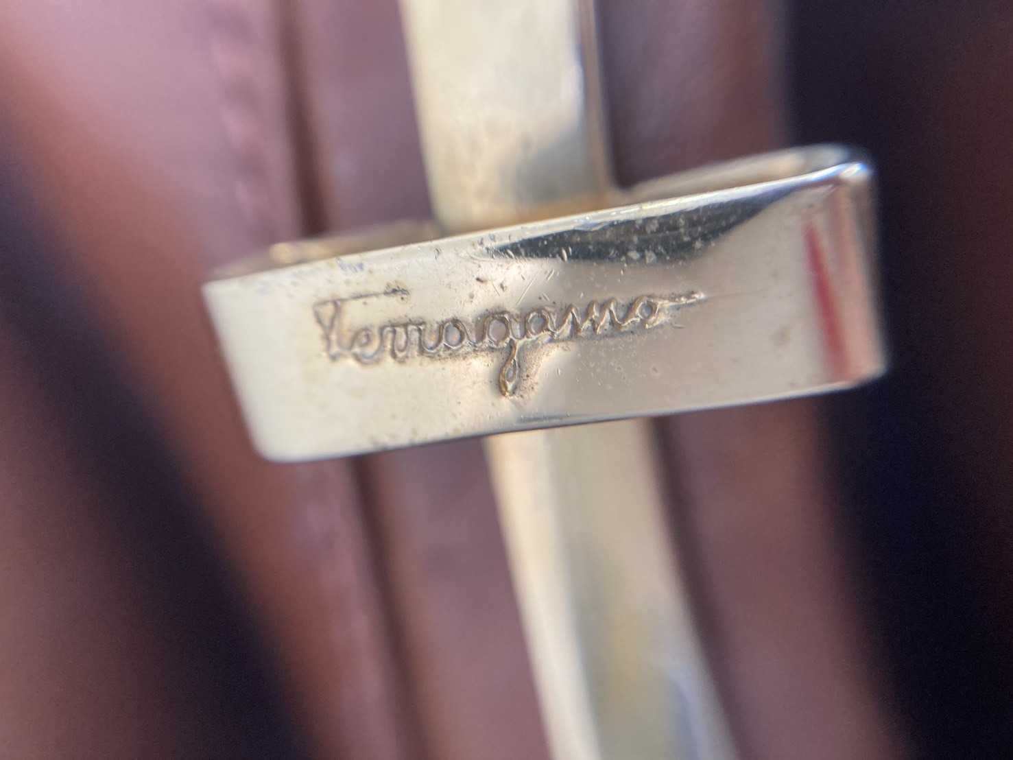 買取大吉 フェラガモ　バッグ